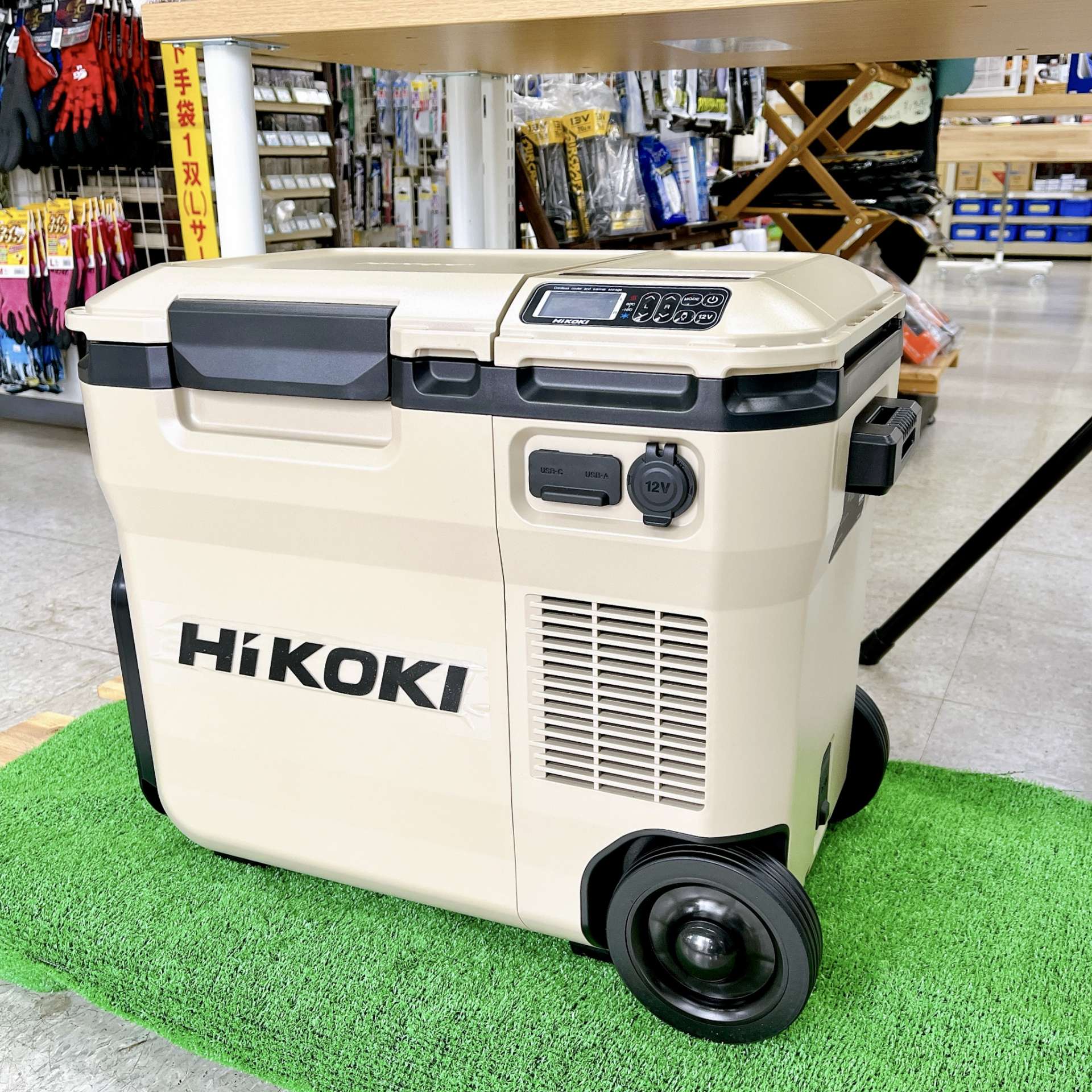 HiKOKI 新型コードレス冷温庫 UL18DC 最大の売りは？
