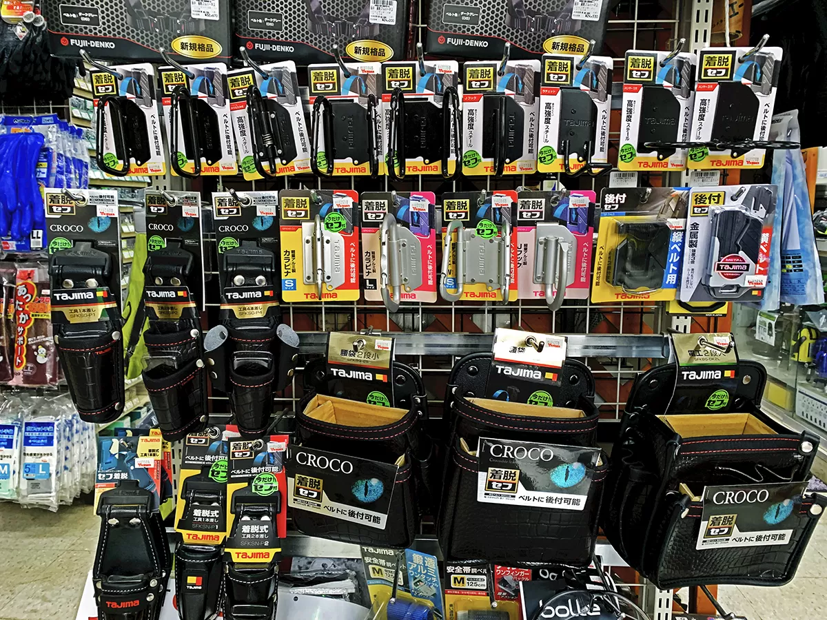 今話題のタジマのセフ着脱式！コーナー設置しました - 建築金物・工具